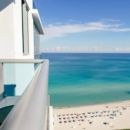 Monte Carlo Miami Beach Room photo