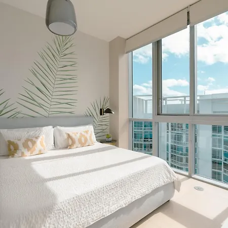 Monte Carlo Miami Beach Room photo