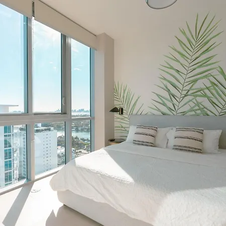Monte Carlo Miami Beach Room photo