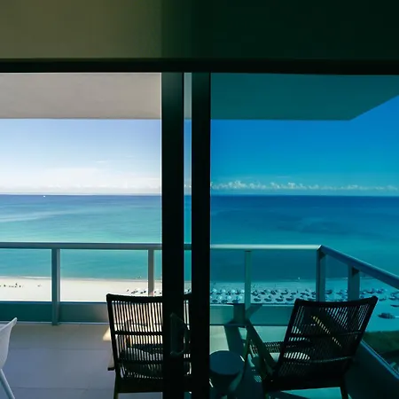 Monte Carlo Miami Beach Room photo