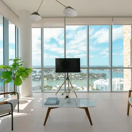 Monte Carlo Miami Beach Room photo