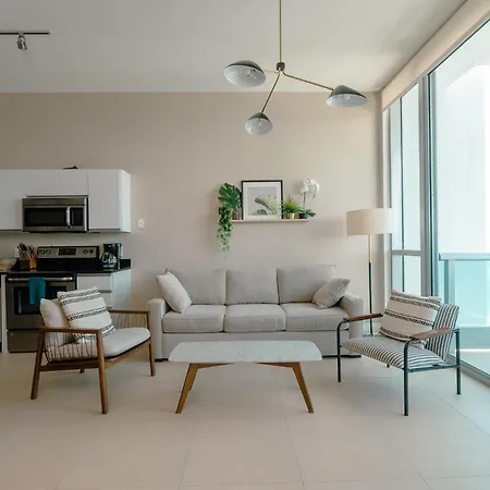 Monte Carlo Miami Beach Room photo