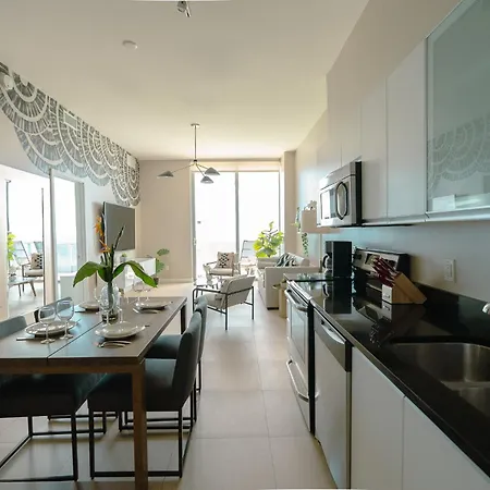 Monte Carlo Miami Beach Room photo