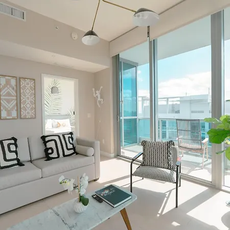Monte Carlo Miami Beach Room photo