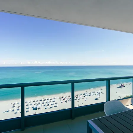 Monte Carlo Miami Beach Room photo