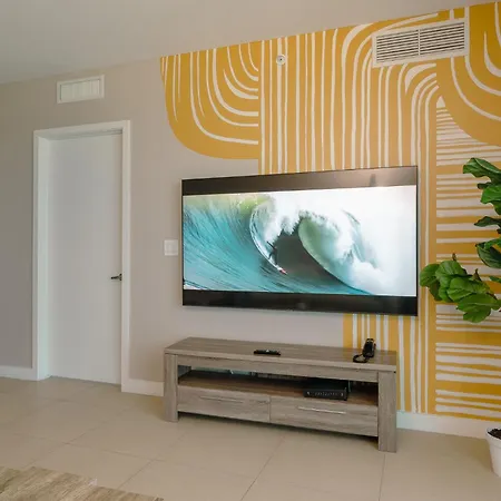 Monte Carlo Miami Beach Room photo