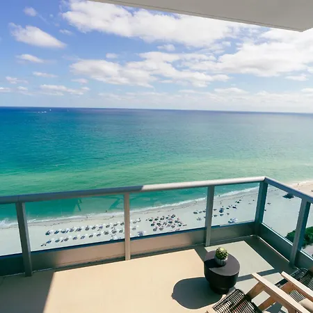 Monte Carlo Miami Beach Room photo