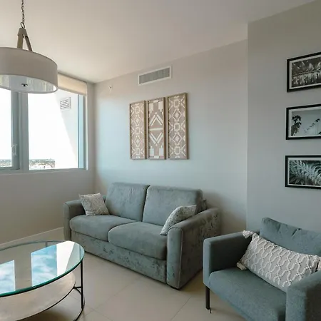 Monte Carlo Miami Beach Room photo