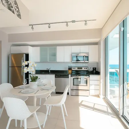 Monte Carlo Miami Beach Room photo
