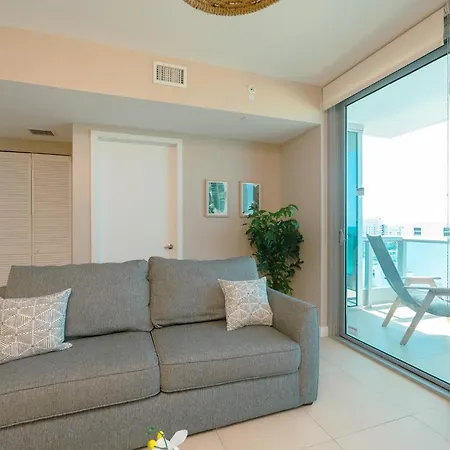 Monte Carlo Miami Beach Room photo