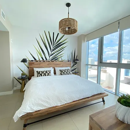 Monte Carlo Miami Beach Room photo